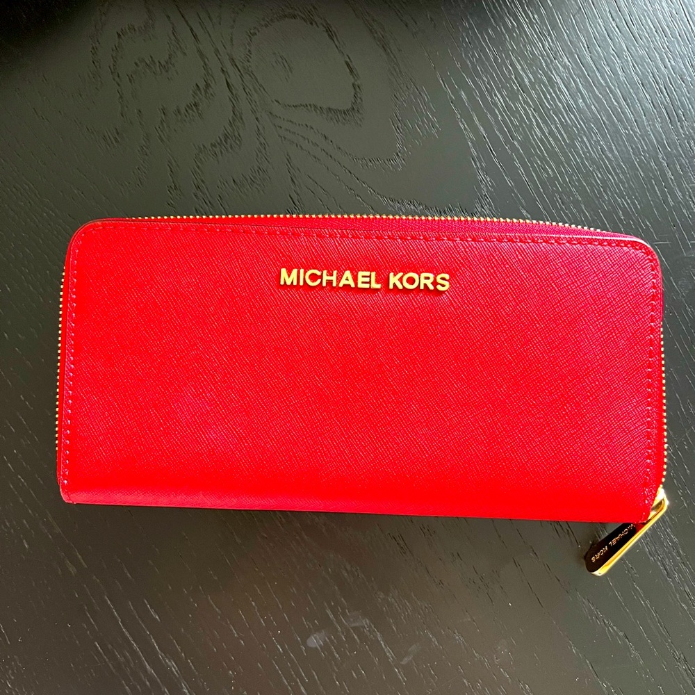 MK jet set wallet